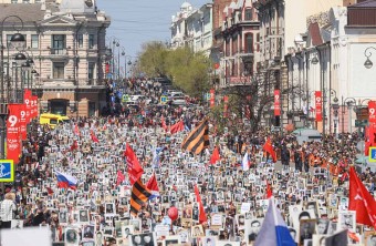 Более 35 тысяч человек прошли в рядах «Бессмертного полка» в День Победы в Приморье