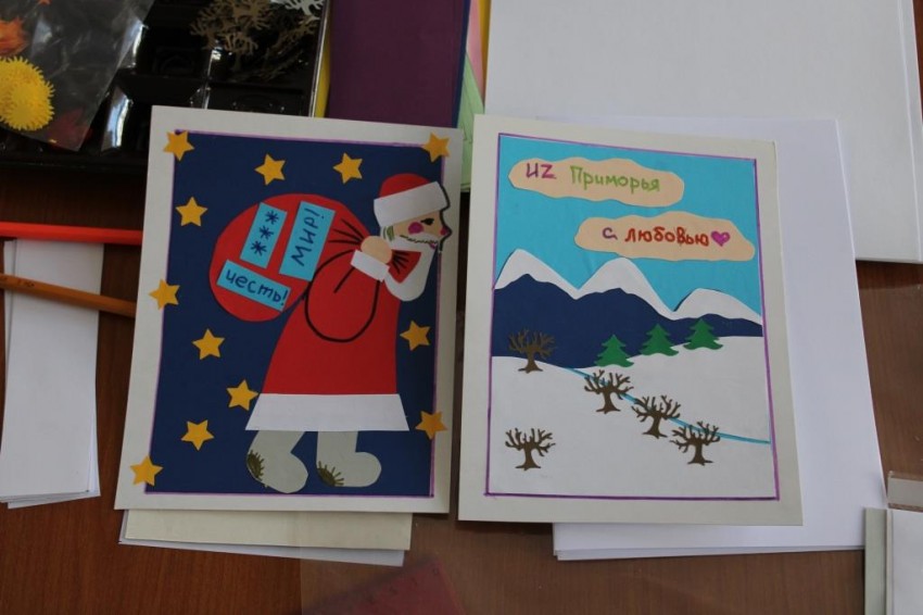 Жители Яковлевского района сделали более 200 новогодних открыток для участников СВО