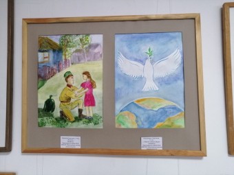 Открыта выставка работ учащихся художественного отделения МБУДО «ЯДШИ «День защитника Отечества» 0