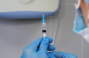 Вакцинация против клеща идет в Приморье