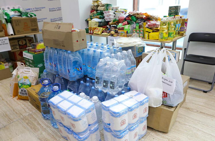 Более 50 пунктов приема гуманитарной помощи для пострадавших от паводков уже открыли в Приморье