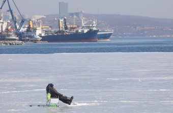 МинГОЧС Приморья предостерегает жителей края от выхода на лед