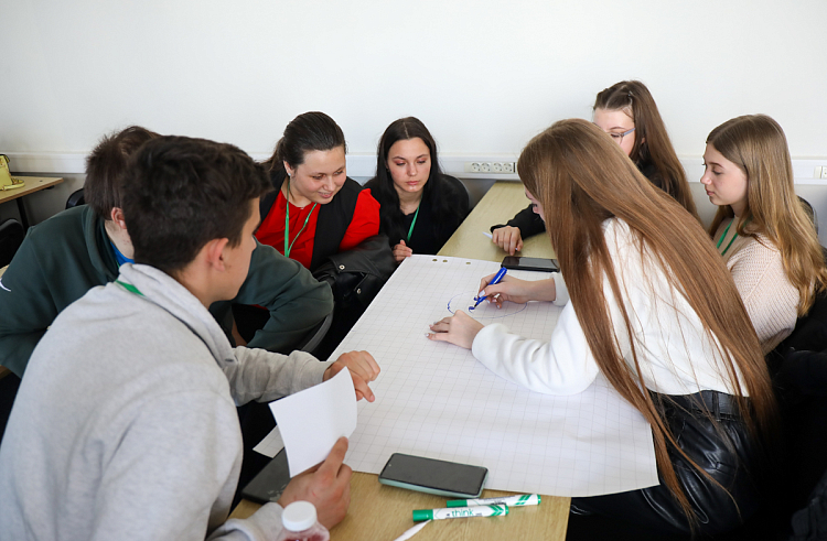 Конкурс инициативного бюджетирования «Молодежный бюджет» стартовал в Приморье